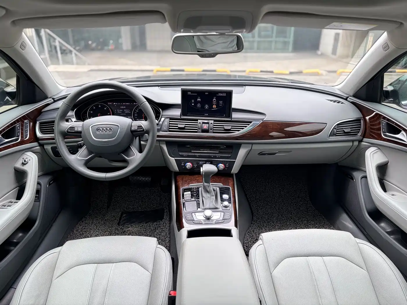 Audi A6L 2014 35 FSI Comfort фото 14