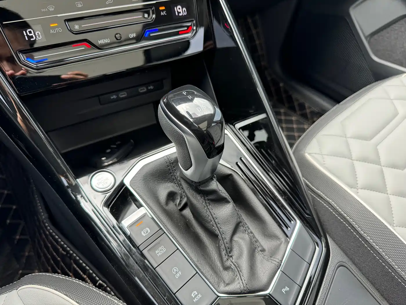 Volkswagen Tayron 2025 Facelift 300TSI Shared Edition фото 18