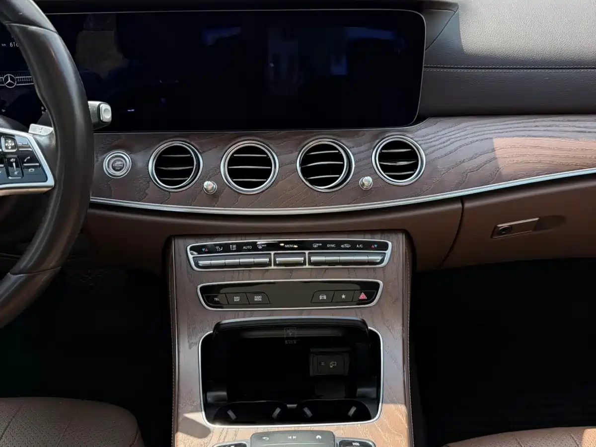 Mercedes-Benz E-Class 2021 E 300 L Fashion фото 15