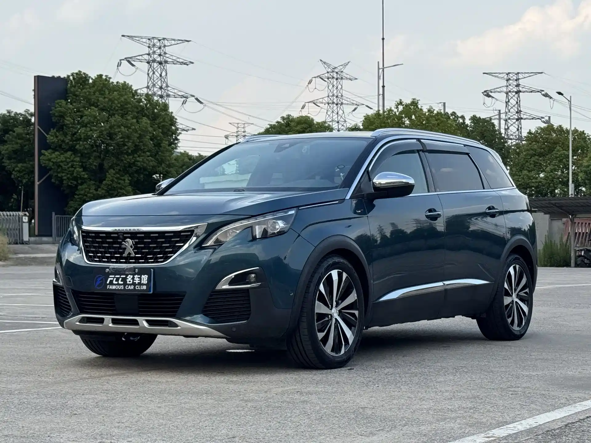 Photo 1 - Peugeot 5008