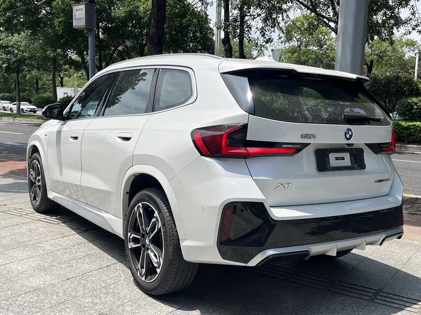 BMW X1 2025 sDrive25Li M Sport Package фото 6