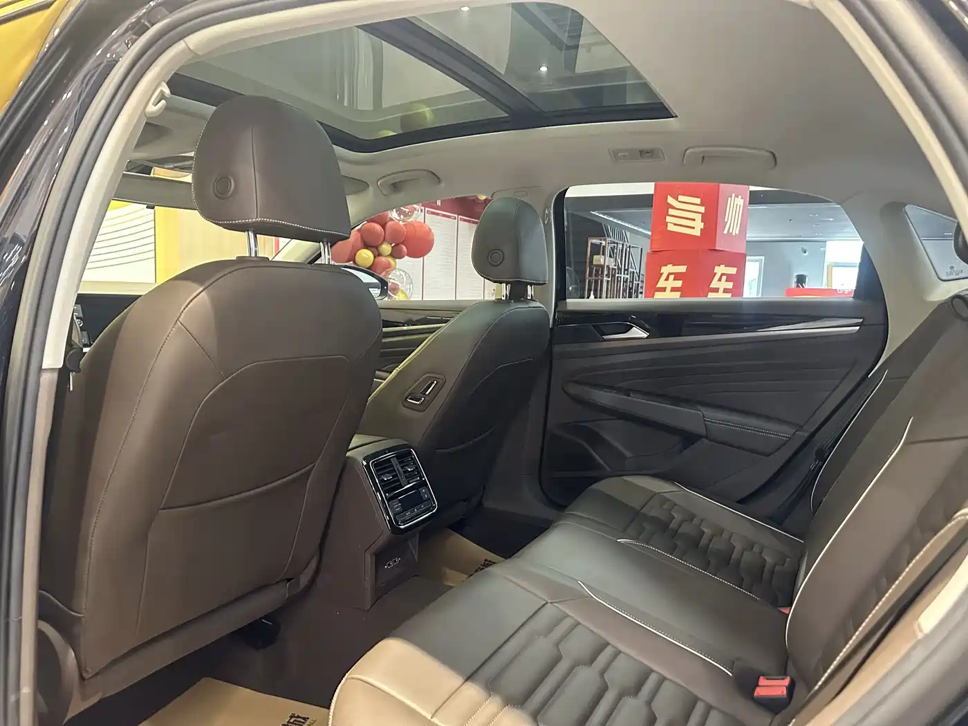 Volkswagen Passat 2019 330TSI Elite Version China VI фото 9