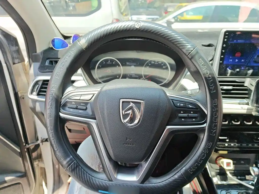 Baojun 530 2019 2019 1.5T CVT Luxury 7-seater China V