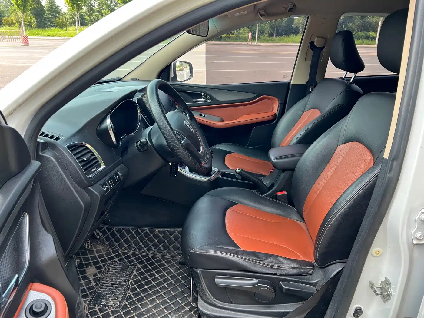 Baojun 560 2015 2015 1.8L Manual Elite