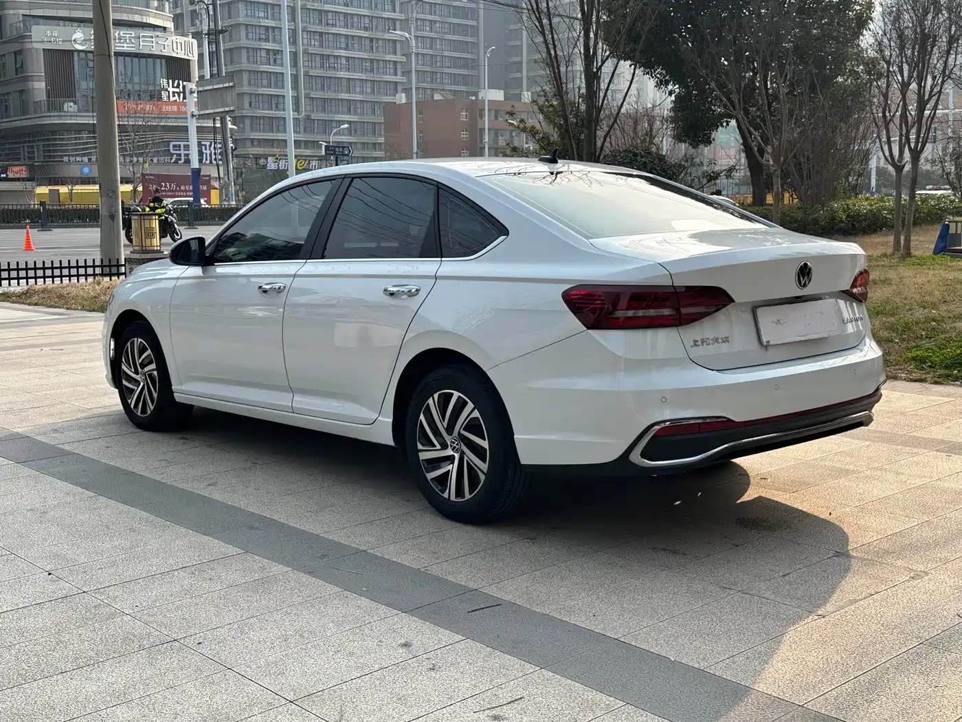 Volkswagen Lavida 2024 Model 1.5L Automatic Full Comfort Edition фото 6