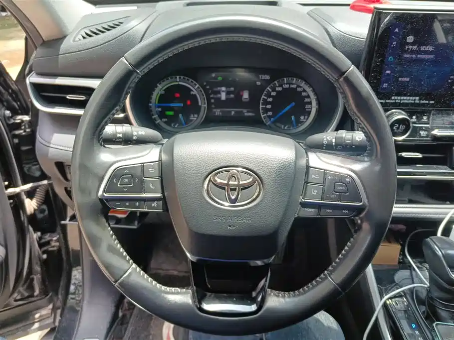 Toyota Highlander 2022 Model Dual Engine 2.5L 4WD Premium Edition 7-Seater фото 15