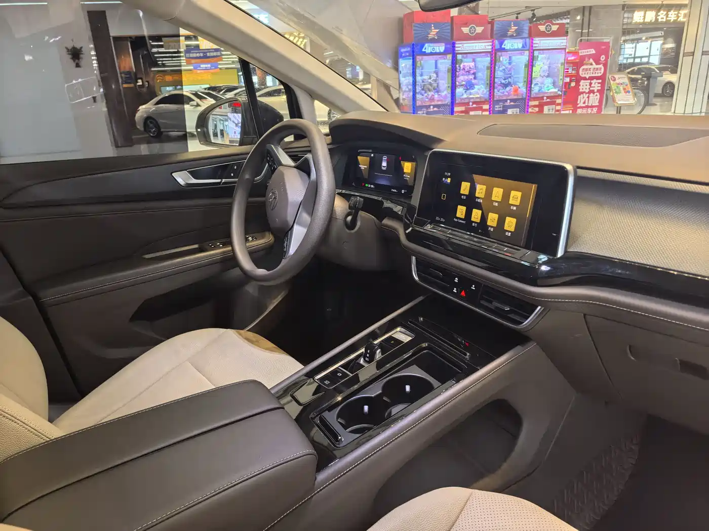 Volkswagen Viloran 2023 330TSI Business Edition фото 6