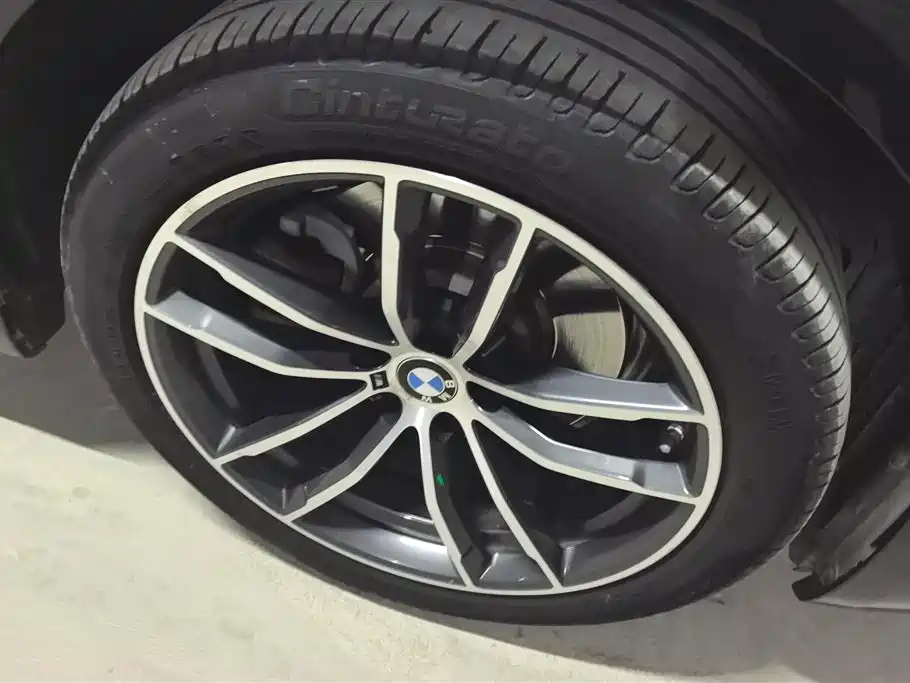 BMW 5 Series 2022 525Li M Sport Package фото 6