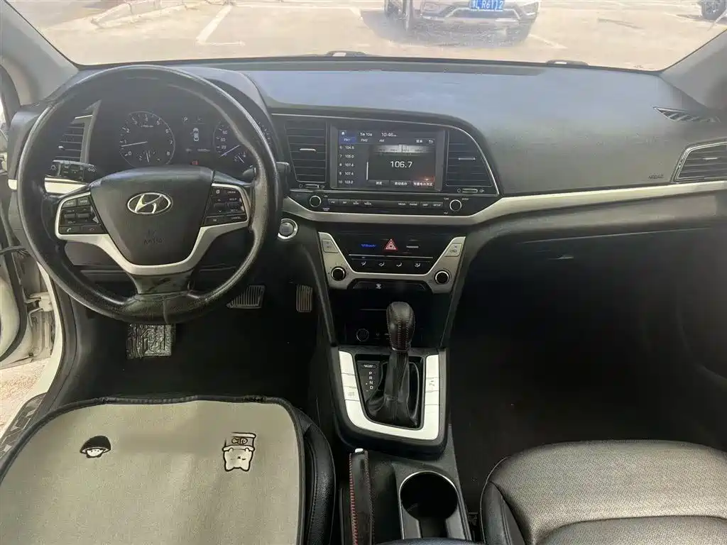 Hyundai Elantra 2016 1.6L Auto Smart·Luxury Edition фото 8