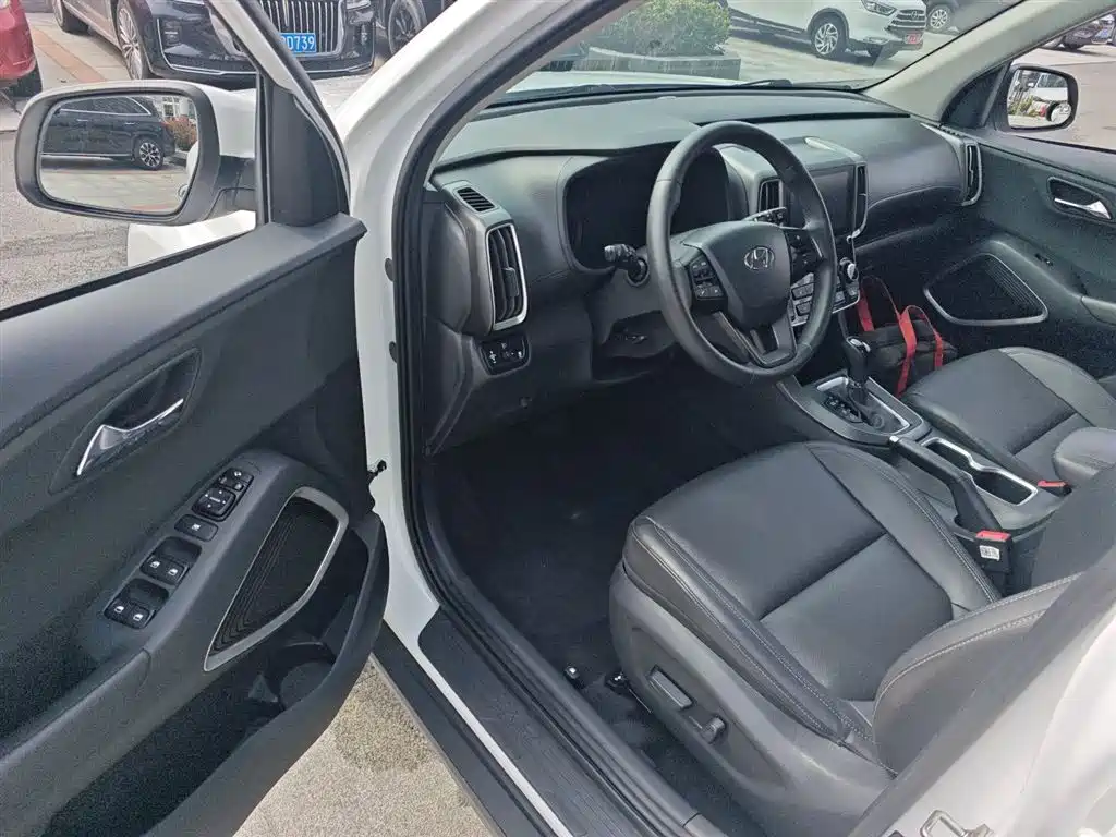 Hyundai Beijing Hyundai ix35 2019 2.0L Automatic 2WD Zhiyong·Enjoy China V фото 12