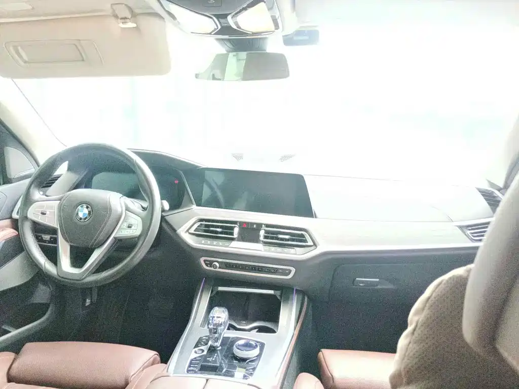Фото 12 - BMW X7