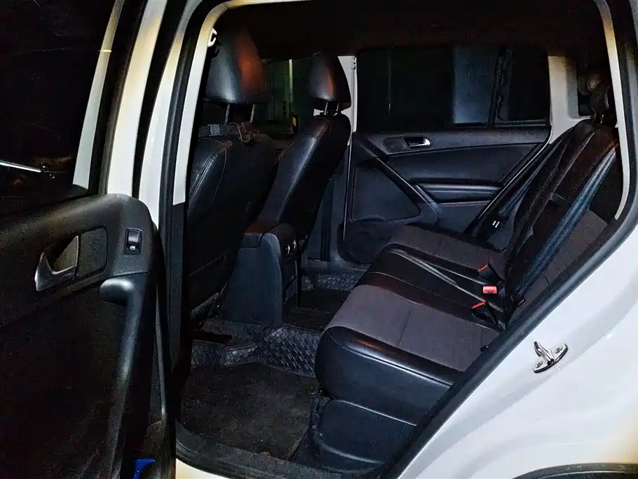 Volkswagen Tiguan 2015 1.8TSI Automatic 2WD Trendline фото 11