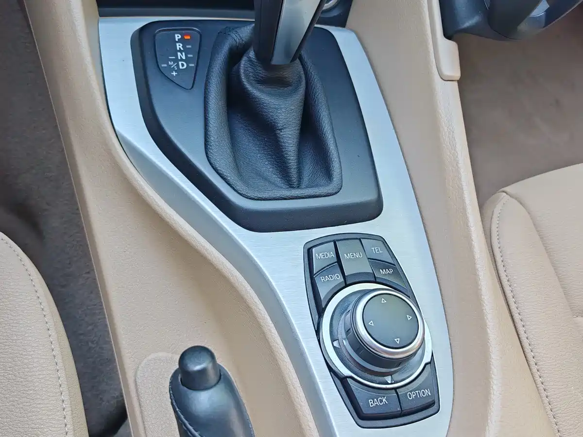 BMW X1 2013 sDrive18i Leading фото 26