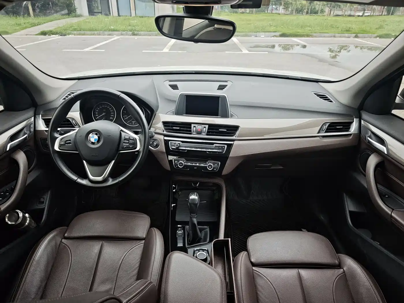 BMW X1 2018 sDrive18Li Premium Model фото 4