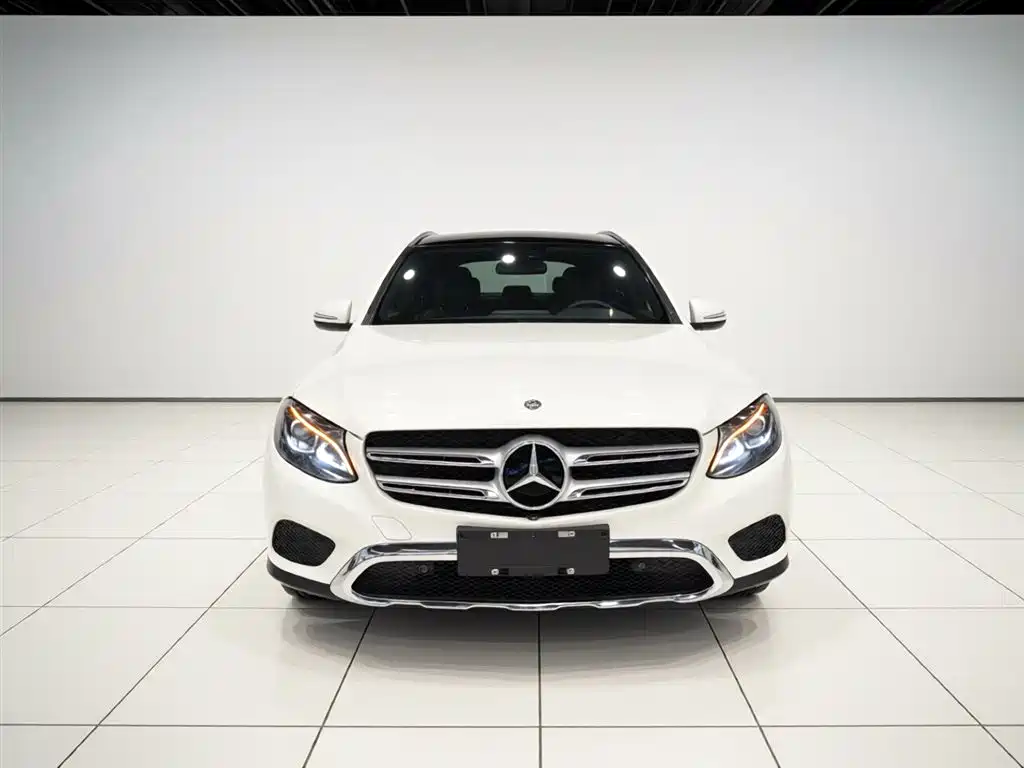 Mercedes-Benz GLC 2016 GLC 260 4MATIC Luxury фото 3