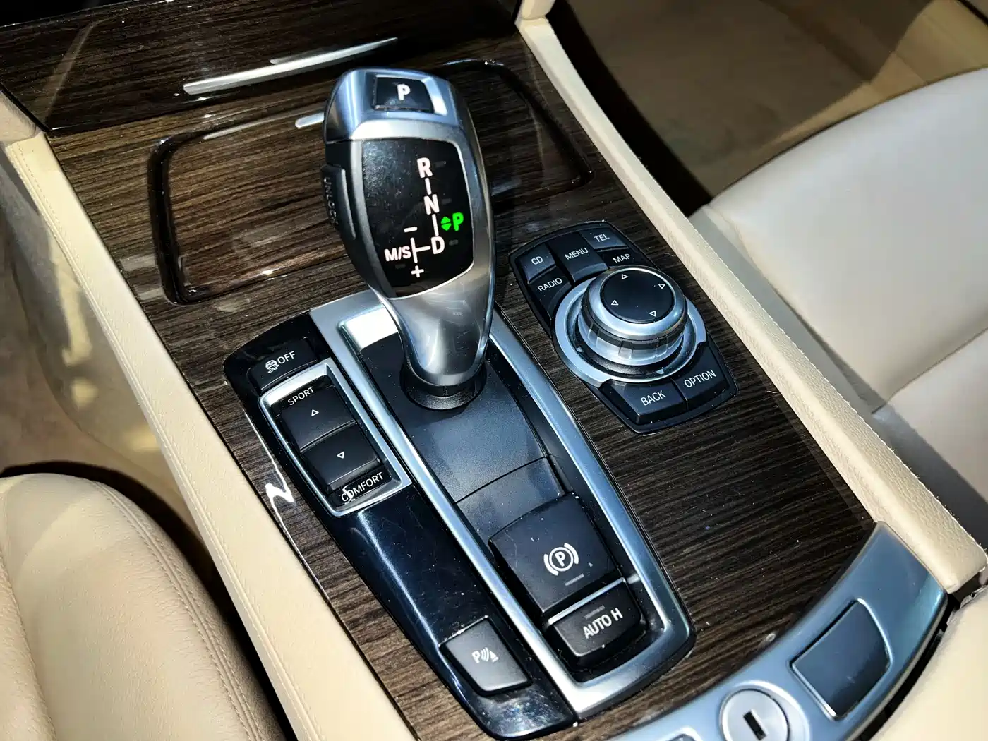 BMW 7 Series 2009 Model 740Li Leading Edition фото 18