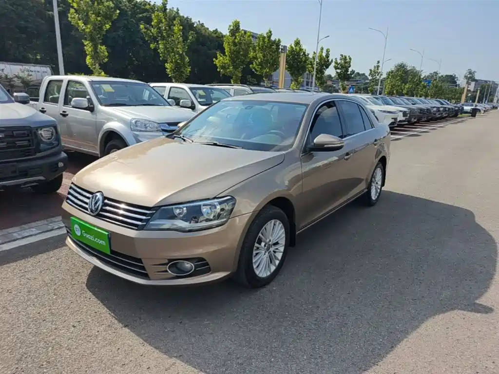 Volkswagen Bora 2014 1.6L Automatic Luxury Edition фото 2