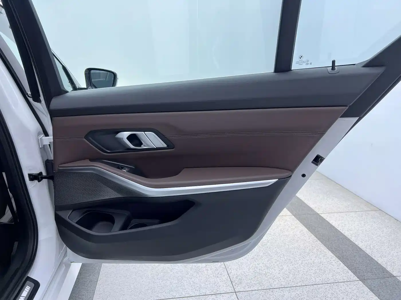 BMW 3 Series 2023 320Li M Sport Package фото 18