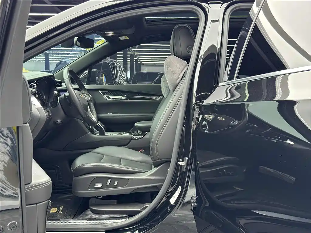 Cadillac XT6 2021 28T 6-Seater Luxury фото 6