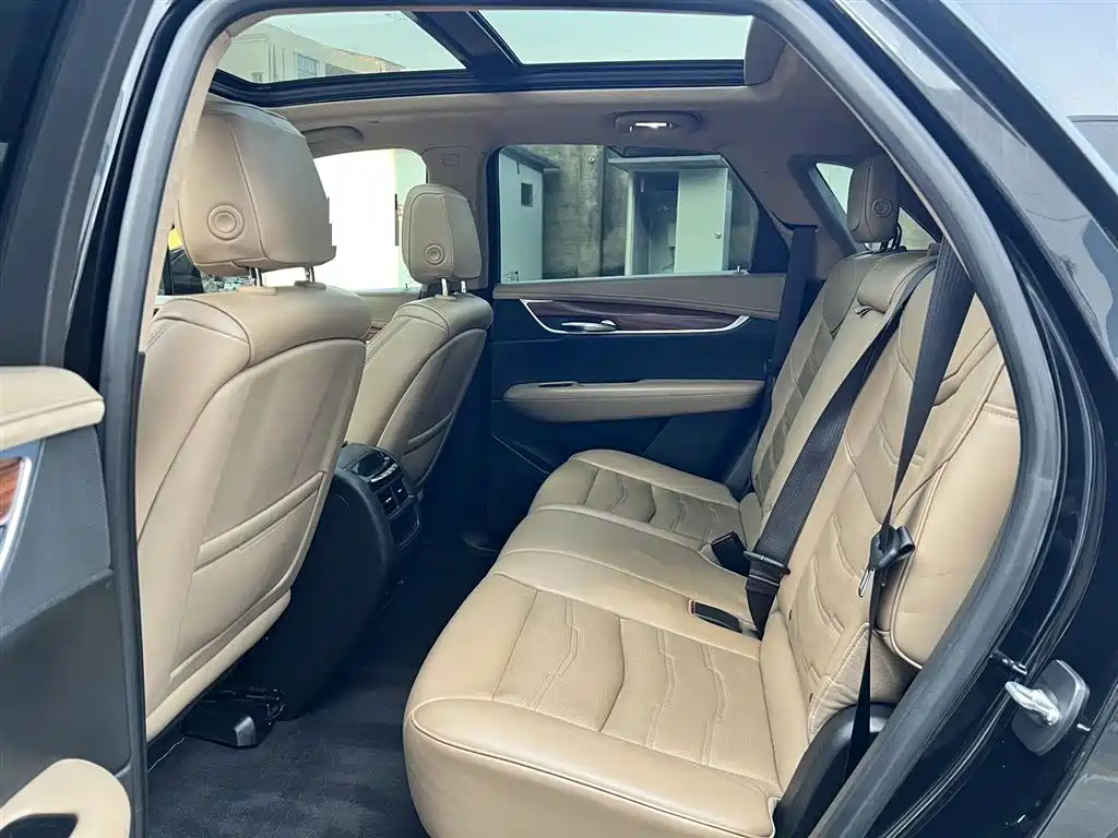 Cadillac XT5 2018 28E 4WD Platinum Edition фото 8