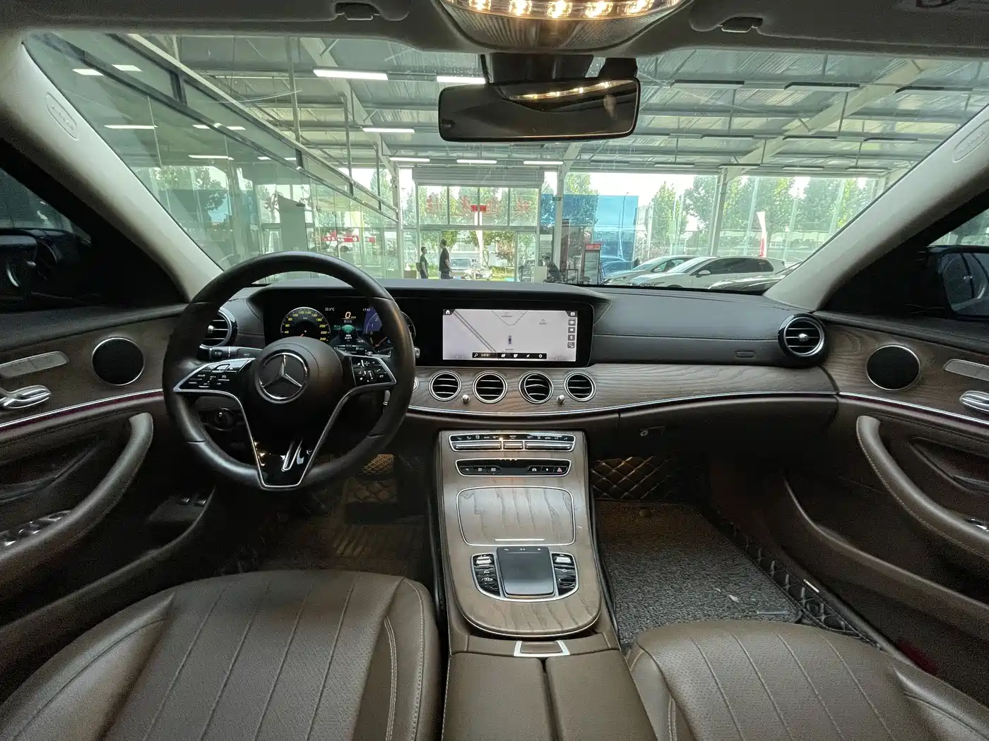 Mercedes-Benz E-Class New Energy 2022 E 350 e L Plug-in Hybrid Sedan фото 22