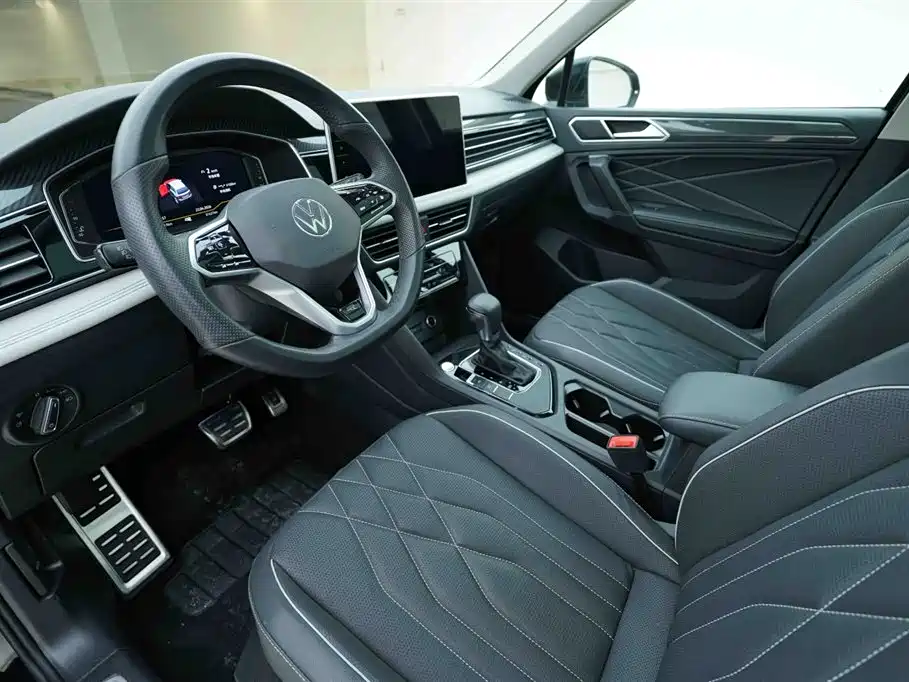 Volkswagen Tiguan L 2022 330TSI Auto 2WD R-Line Premium Edition фото 10