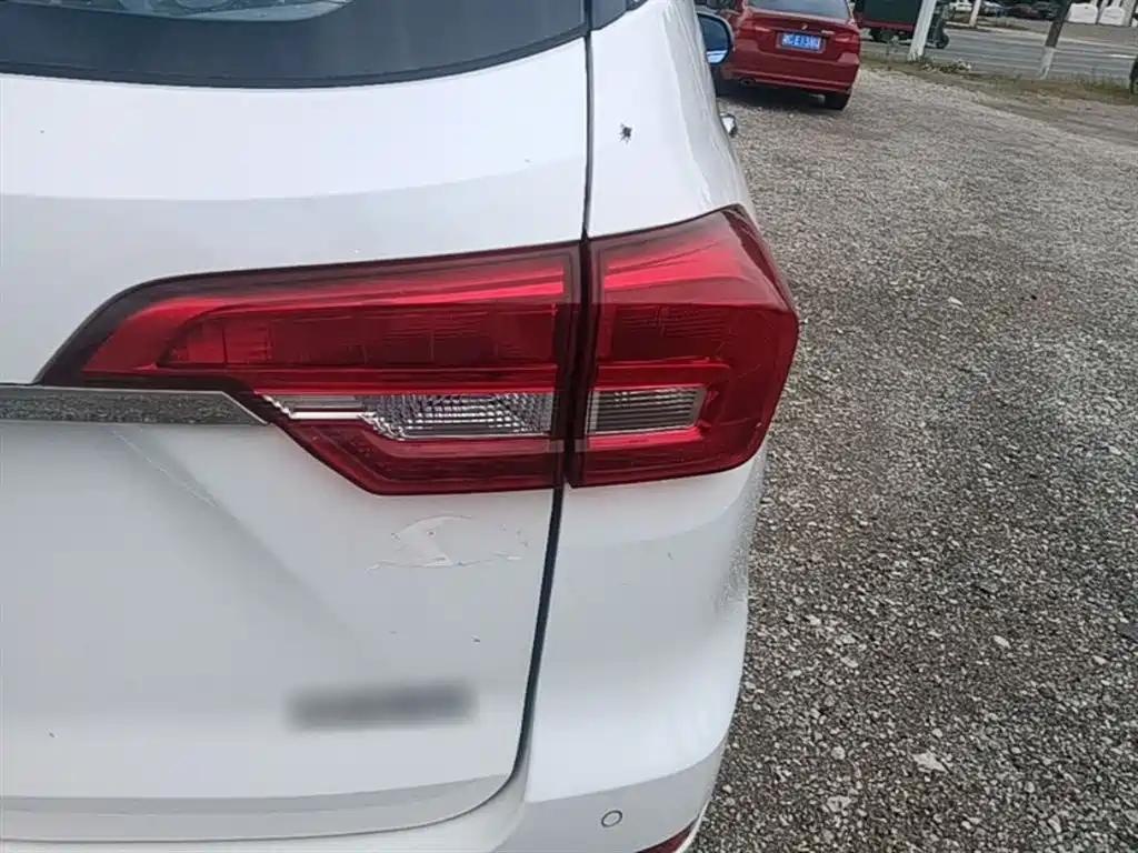 Haval M6 2017 1.5T Automatic 2WD Premium фото 8