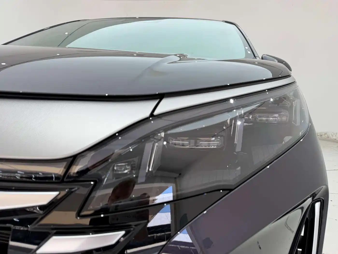 BYD Xia 2025 DM-i 1.5T 180km Excellence фото 3