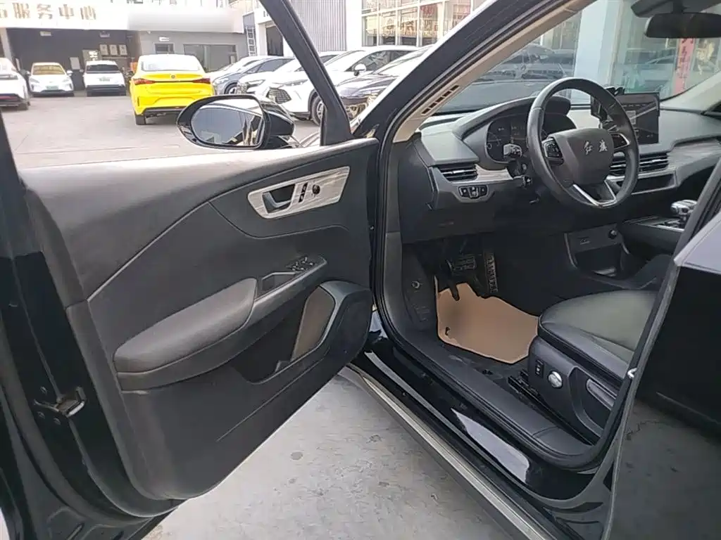 Hongqi E-QM5 2023 620km PLUS фото 15