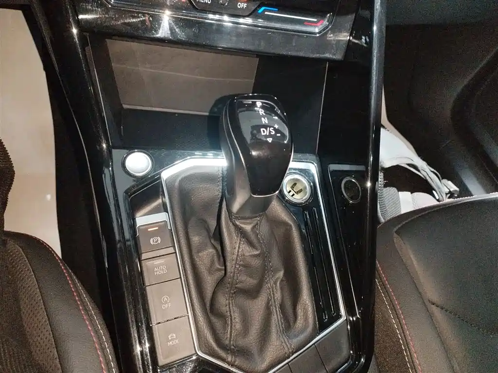 Volkswagen Tayron 2021 330TSI 2WD Luxury Smart Connect Edition фото 14