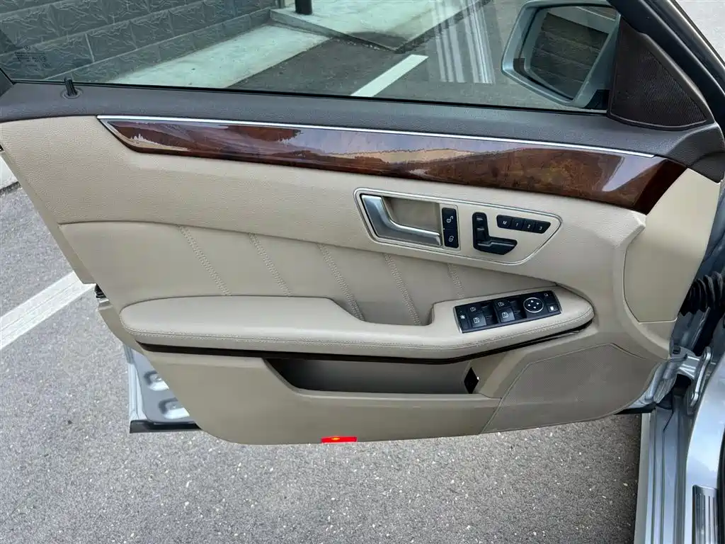 Mercedes-Benz E-Class 2013 Model E 260 L CGI Elegance фото 9