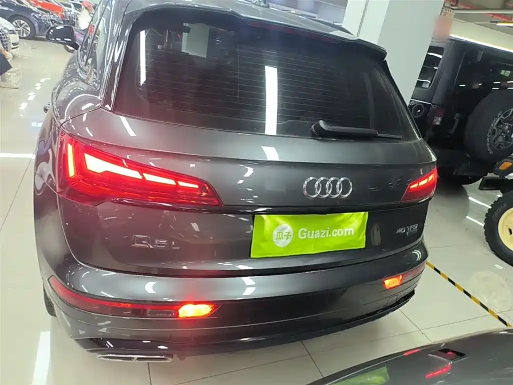 Audi Q5L 2022 40T Luxury Dynamic фото 6