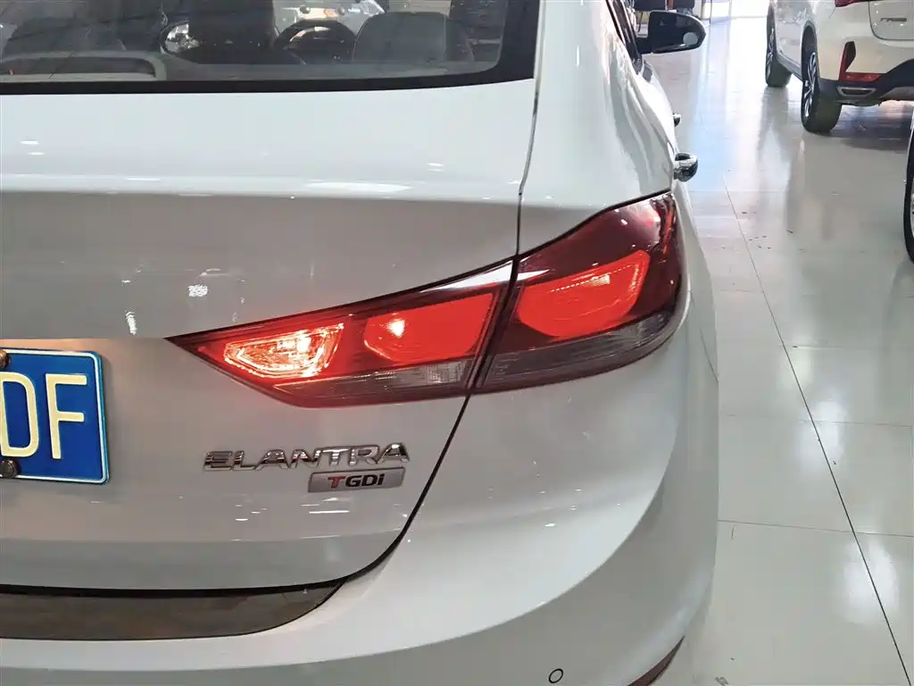 Hyundai Elantra 2018 1.4T DCT Dynamic·Vitality Model фото 23