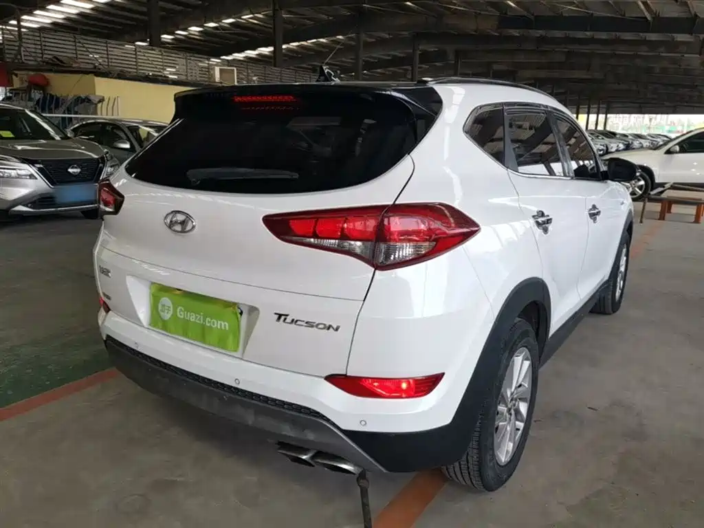 Hyundai Tucson 2018 1.6T DCT 2WD 15th Anniversary Special Edition фото 7
