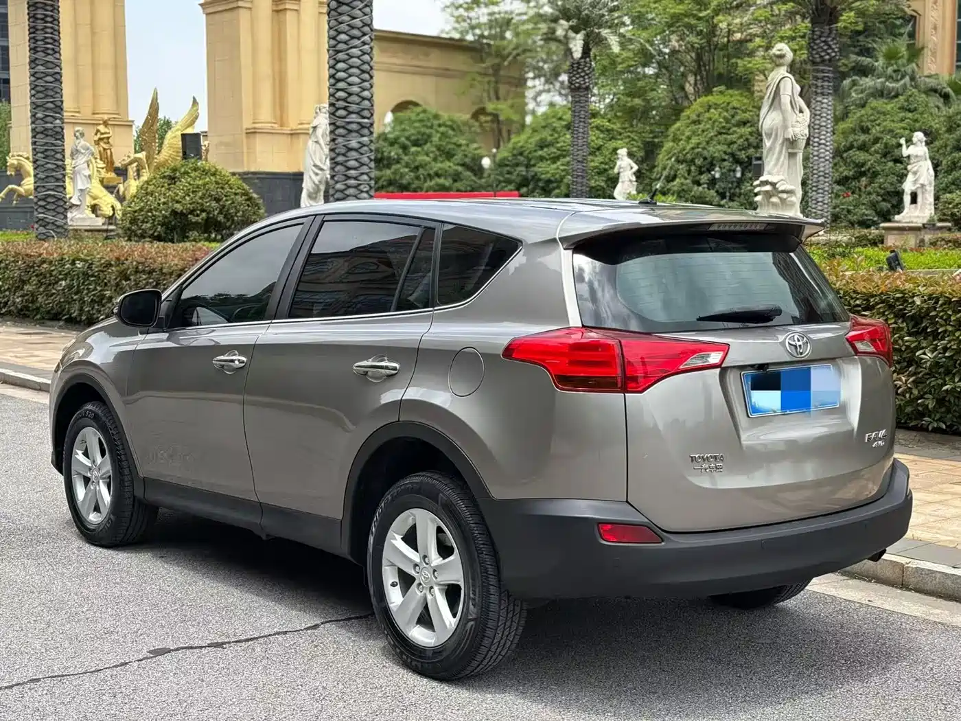 Toyota RAV4 Rongfang 2013 2.0L CVT 4WD Pioneer фото 3