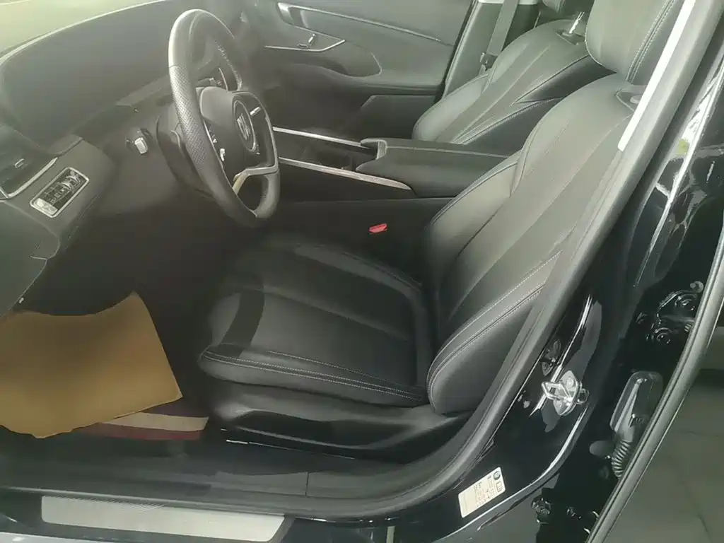 Buick LaCrosse 2025 2025 Model 28T Platinum Edition