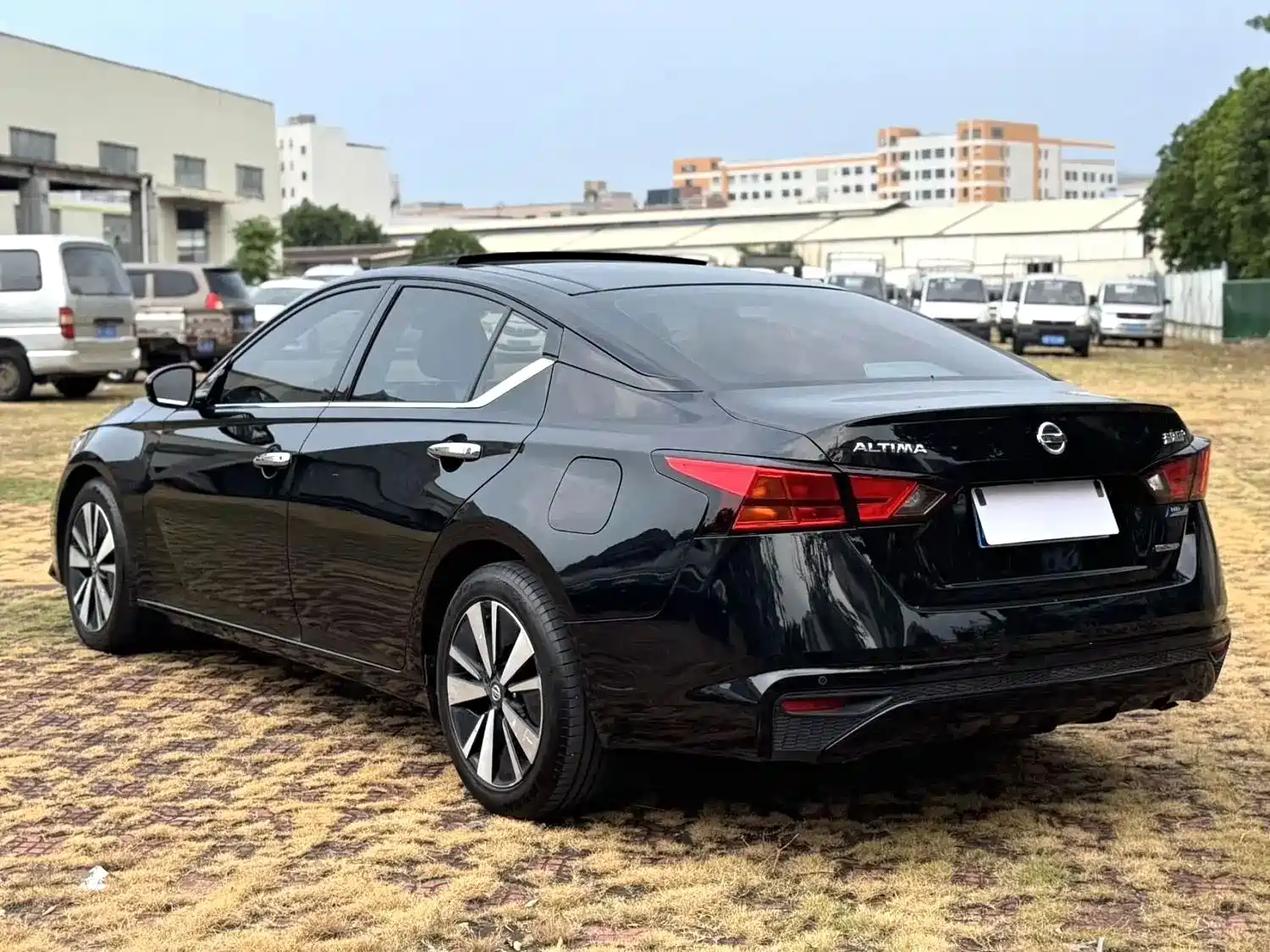 Photo 8 - Nissan Teana