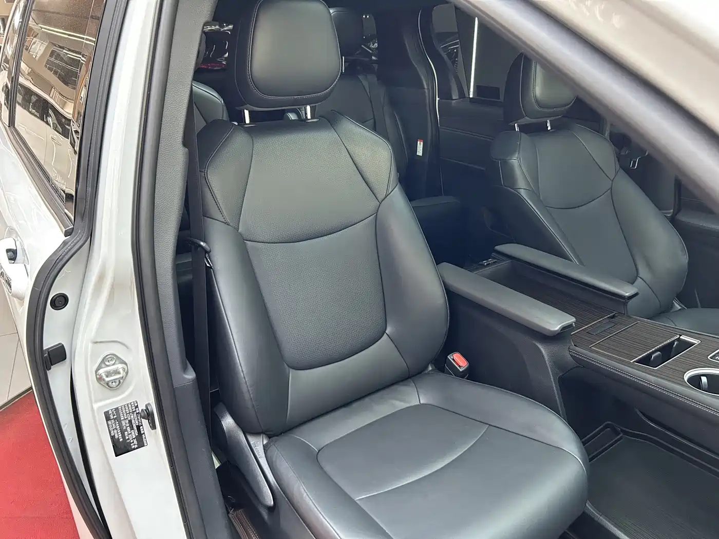Toyota Granvia 2024 2024 2.5L Hybrid Luxury