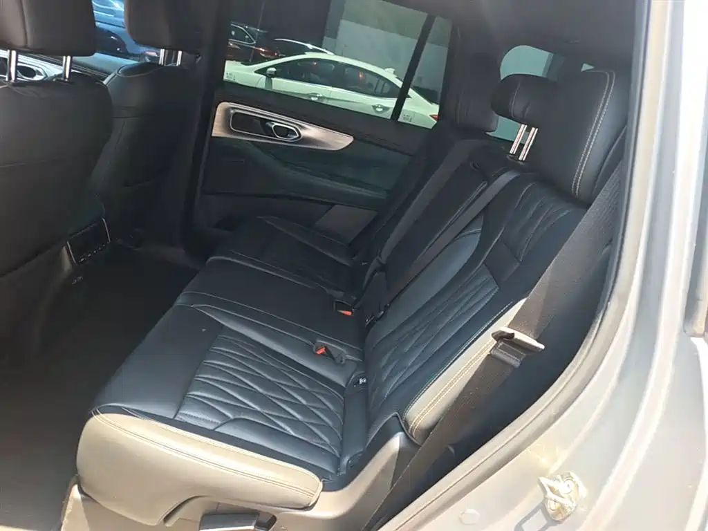 GAC Trumpchi Trumpchi GS8 2022 Pilot Series 2.0TGDI 2WD Luxury Smart Connect Edition (7-Seater) фото 17