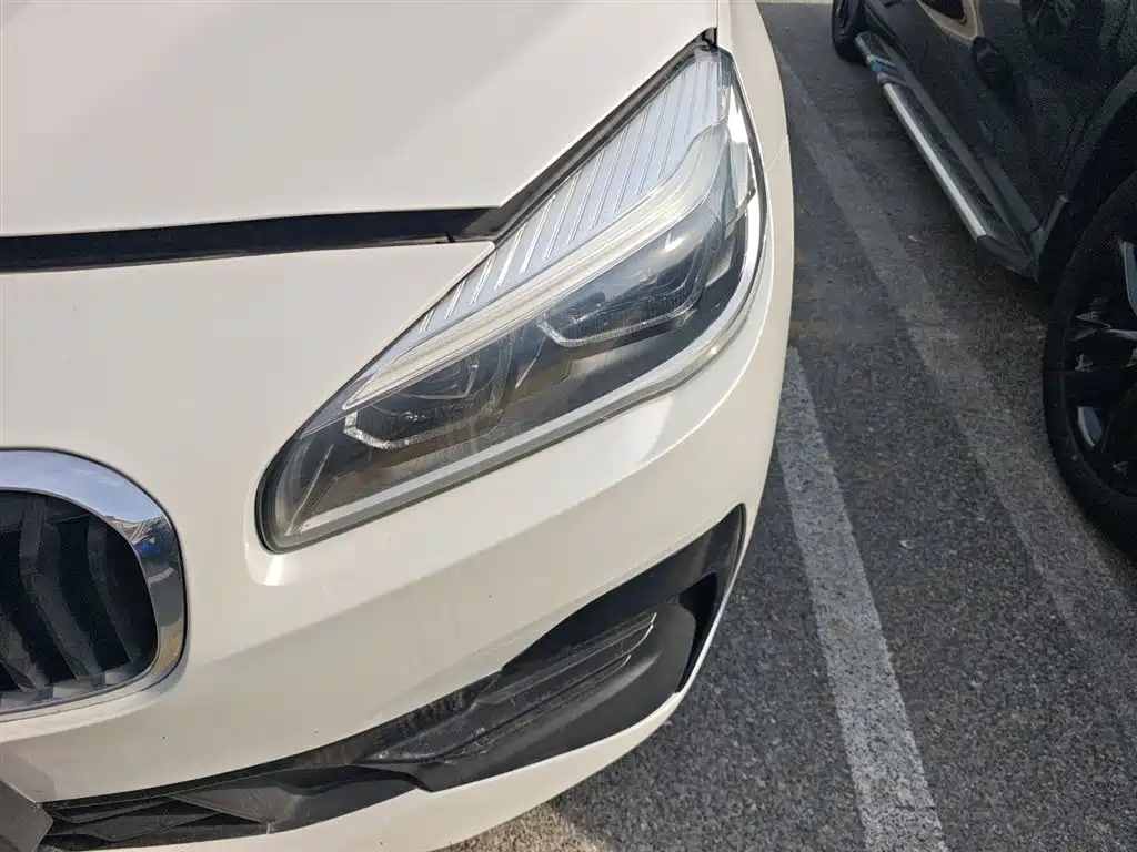 BMW 2 Series Touring 2018 218i M Sport Package фото 24