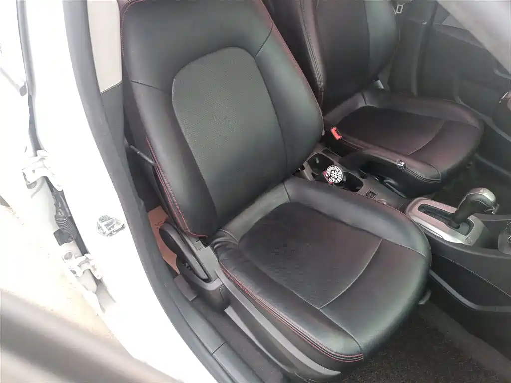 Chevrolet Aveo 2014 Sedan 1.4SL AT Fashion Sunroof Edition фото 25