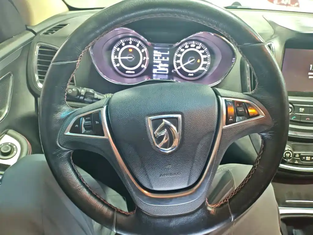 Baojun 560 2017 2016 1.8L Manual Luxury