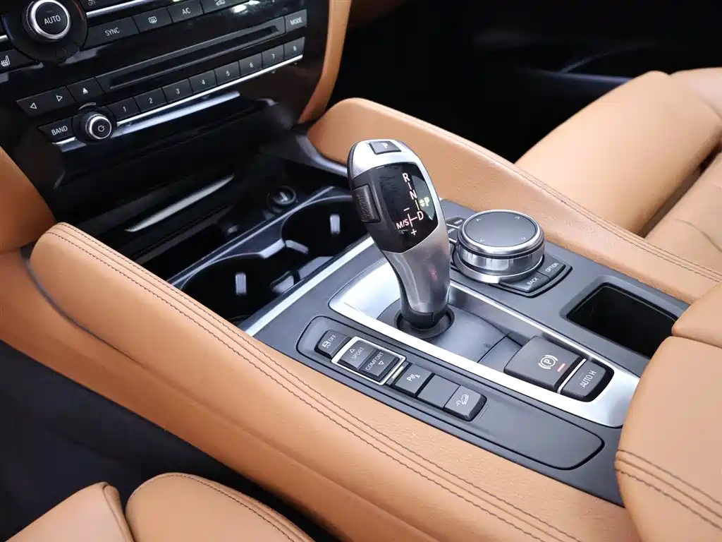 BMW X6 2017 xDrive28i фото 12