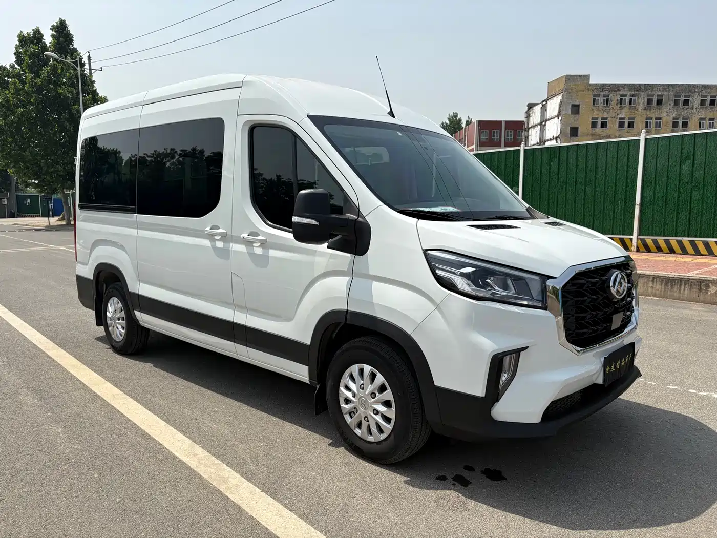 SAIC Maxus Xintu V90 2024 Zhijie 2.0T Automatic FWD Long Wheelbase High Roof Single Rear Tire 6/7-Seater фото 2