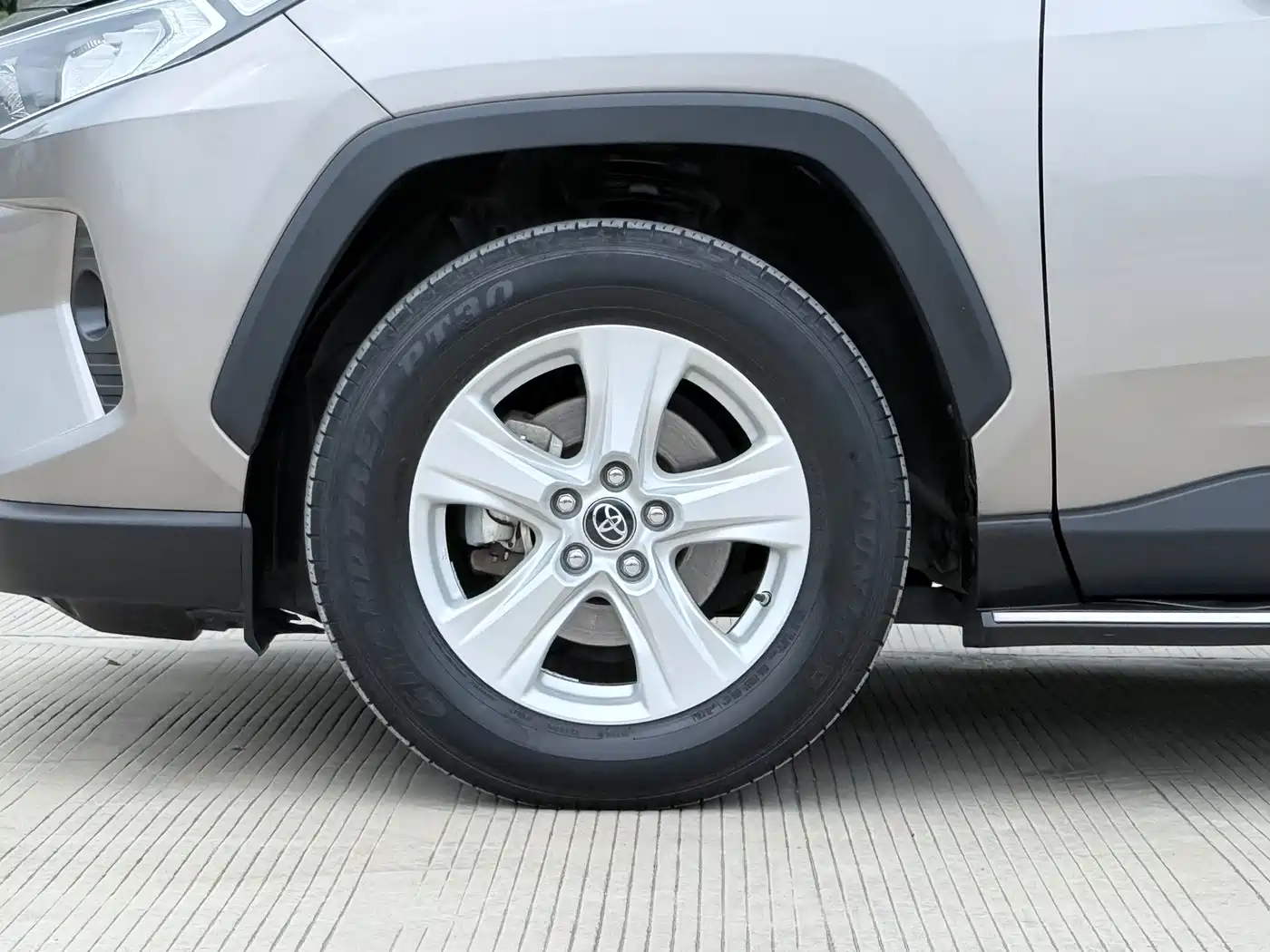 Toyota RAV4 Rongfang 2022 2.0L CVT 2WD Urban Edition фото 22