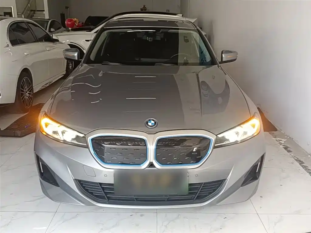 BMW i3 2022 eDrive 35 L фото 3