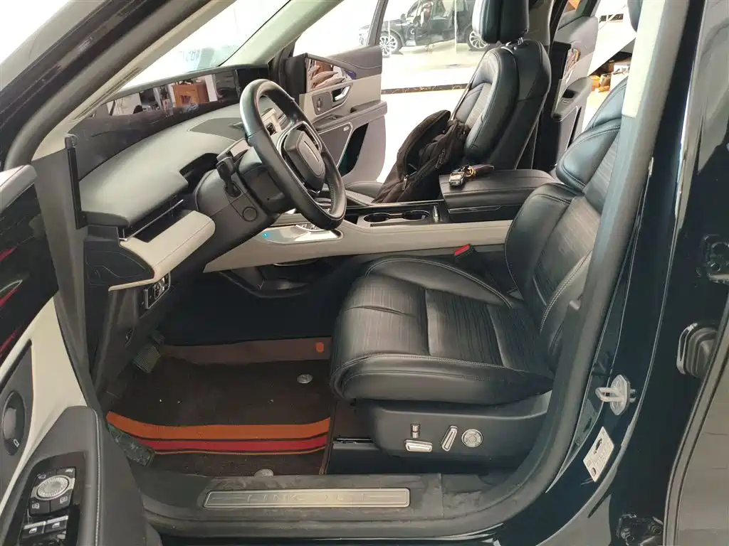 LINCOLN NAVIGATOR