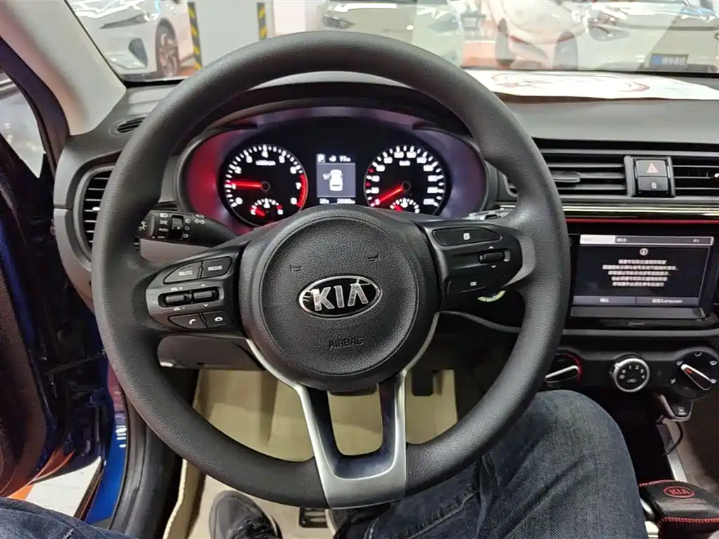 Kia KX CROSS 2017 1.4L AT GLS фото 11