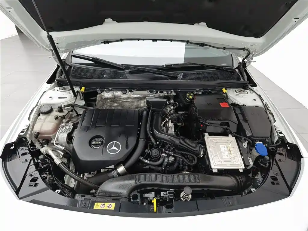 Mercedes-Benz CLA (Import) 2020 CLA 200 фото 6