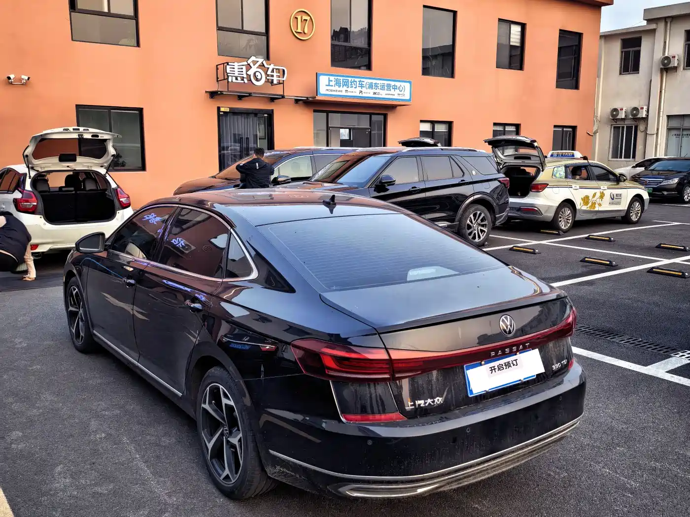 Volkswagen Passat 2024 330TSI Starlight Elite Edition фото 9